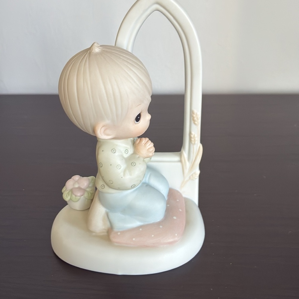 Precious Moments O Worship The Lord - Boy Figurine - Picture 2 of 6